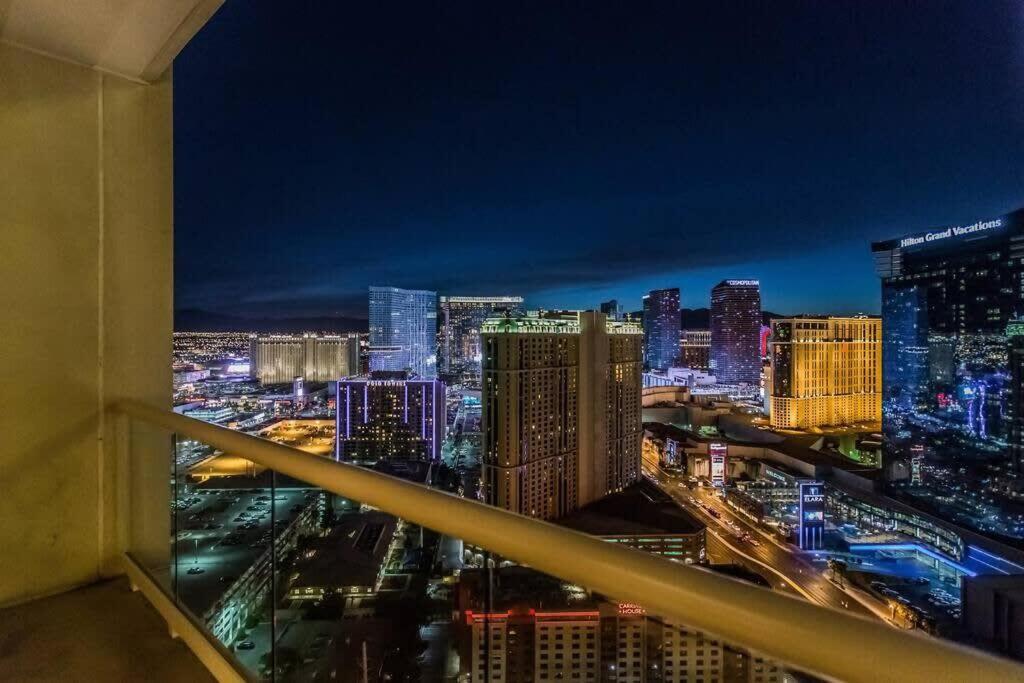37Th Floor Penthouse - No Resort Fees - Strip View - Mgm 37807 Las Vegas Exterior photo